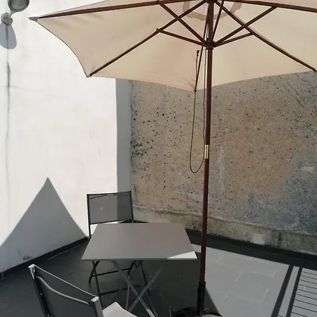 Anglais 1er Etage Centre Grande Terrasse Et Jardin Amenage Commun Proche Du Plages Du Debarquement- Parking Gratuit A Proximite 公寓