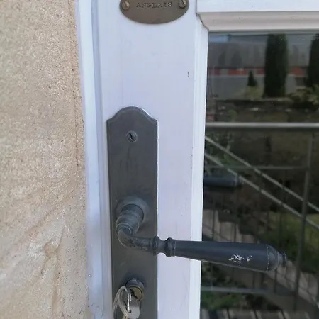 公寓 Anglais 1er Etage Centre Grande Terrasse Et Jardin Amenage Commun Proche Du Plages Du Debarquement- Parking Gratuit A Proximite 贝叶