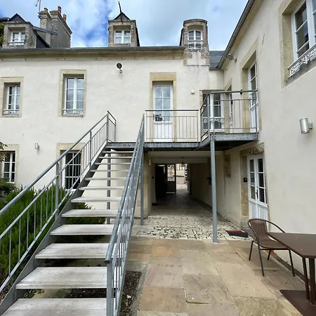 公寓 Anglais 1er Etage Centre Grande Terrasse Et Jardin Amenage Commun Proche Du Plages Du Debarquement- Parking Gratuit A Proximite